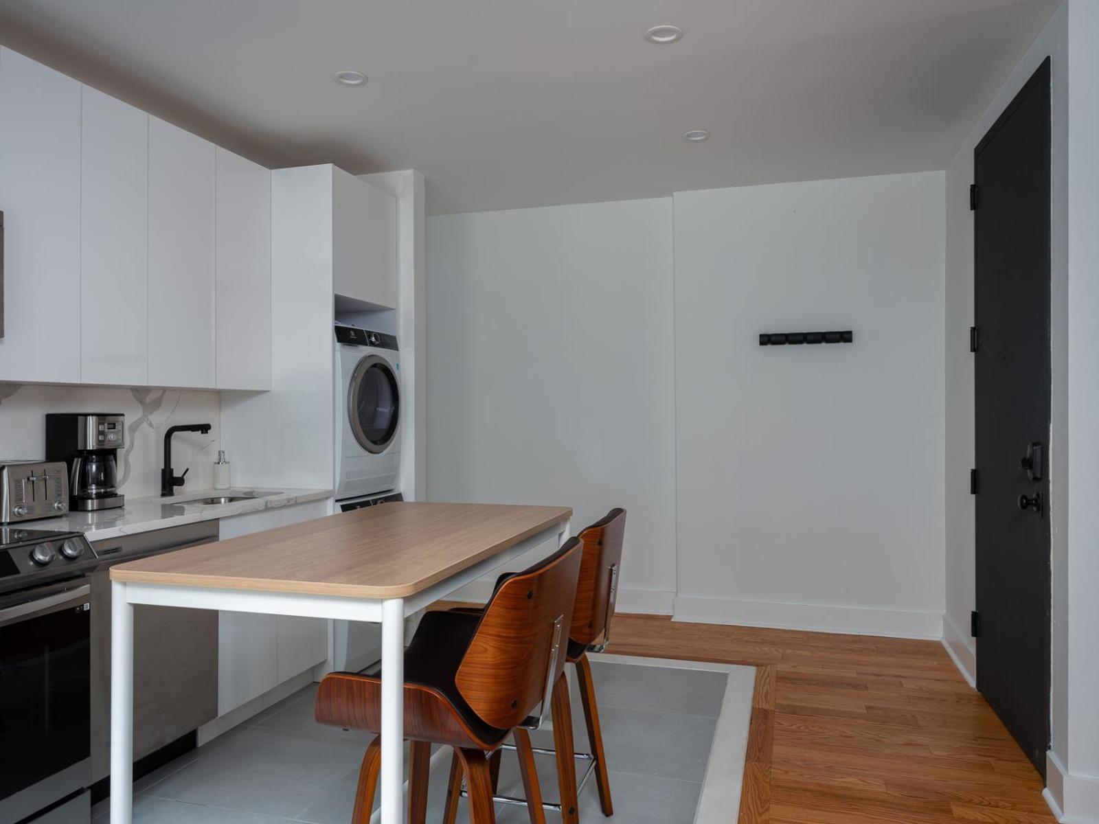 Three Bedroom Brooklynite Suite! ニューヨーク エクステリア 写真