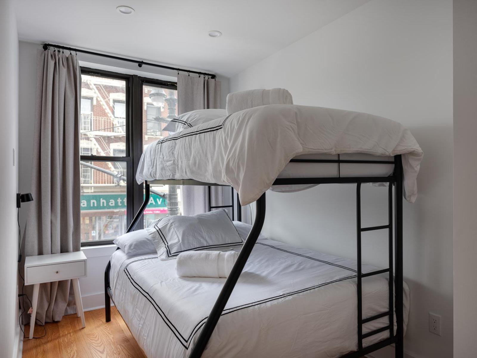 Three Bedroom Brooklynite Suite! ニューヨーク エクステリア 写真